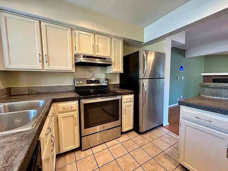2650 Juniper Ave — Photo 9