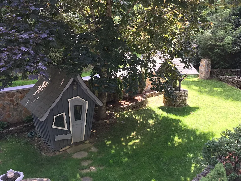 283 Tanglewood Dr — Photo 10