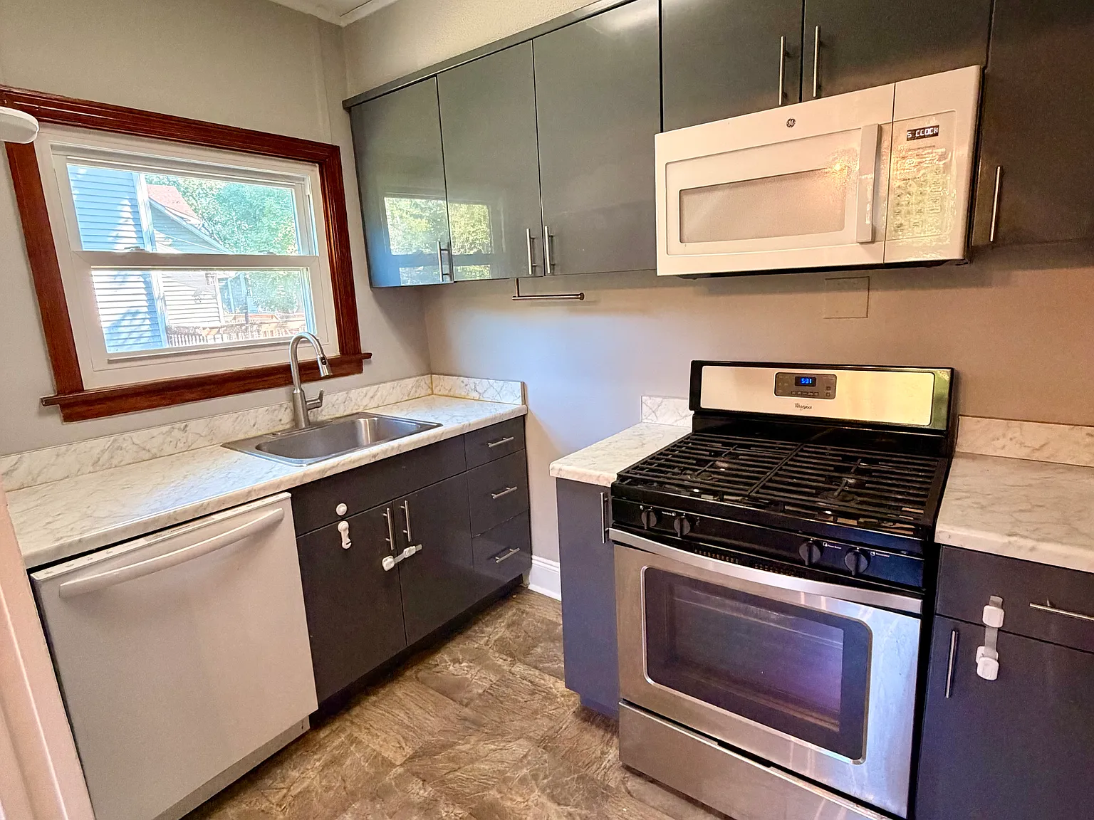 3 bed, $2,600 — Photo 3
