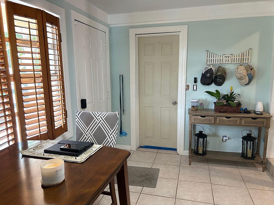1st image of 2551 Buena Vista Boulevard