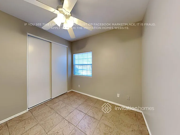 15439 W Port Au Prince Ln — Photo 10