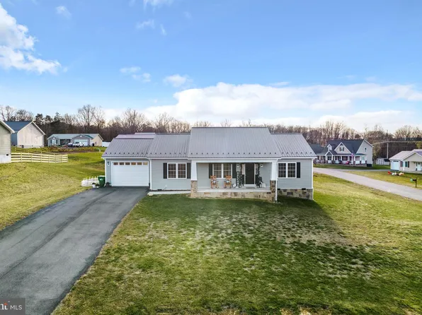 245 W Wanda St, Stanley, VA 22851