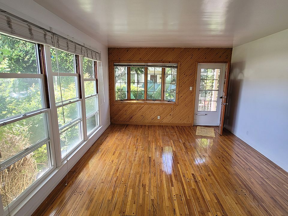 1st image of 232 Hampton Dr #232