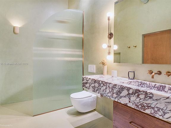 4th image of 1749 NE Miami Ct APT 306