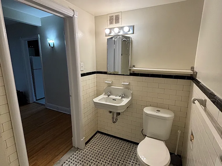 265 Daly Ave — Photo 13