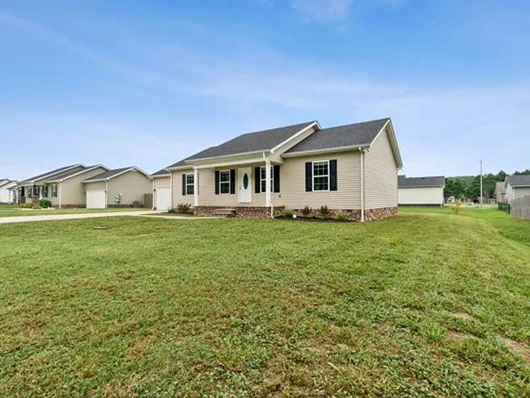 257 Williamsburg Cir — Photo 43