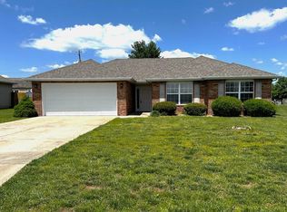 651 Birchwood St, Marshfield, MO 65706