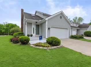 10715 W 116th Ter, Overland Park, KS 66210