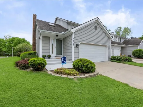 10715 W 116th Ter, Overland Park, KS 66210