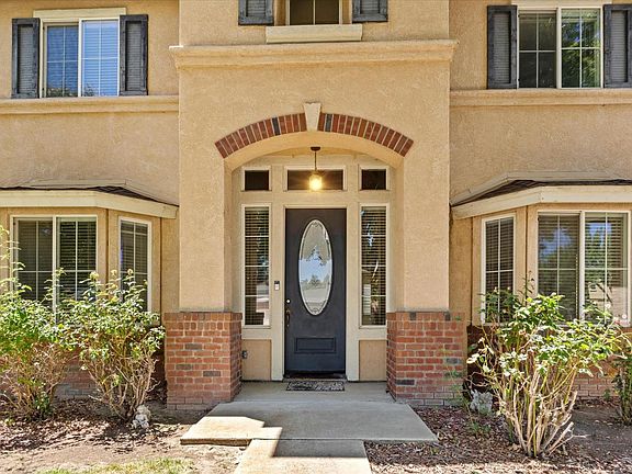 5th image of 4025 Beyer Park Dr