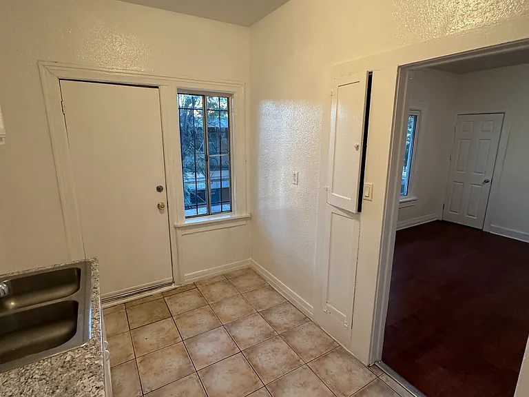 1675 W Martin Luther King Jr Blvd #5 — Photo 8