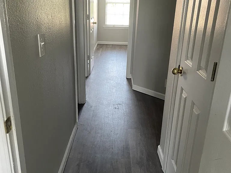 2221 S Rutherford Blvd — Photo 4