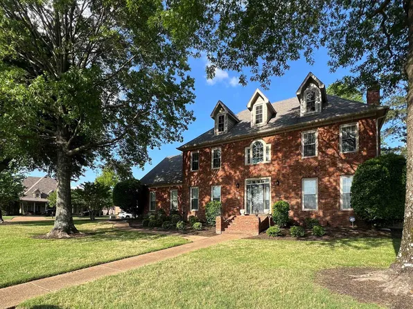 1196 E Lake Pointe Dr, Collierville, TN 38017