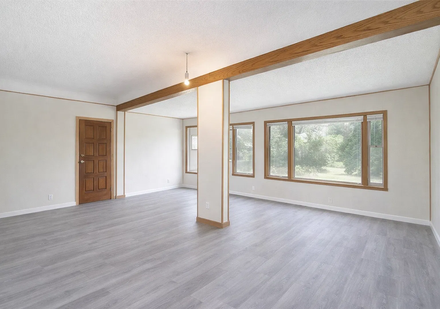 1555 Carroll Ave — Photo 2