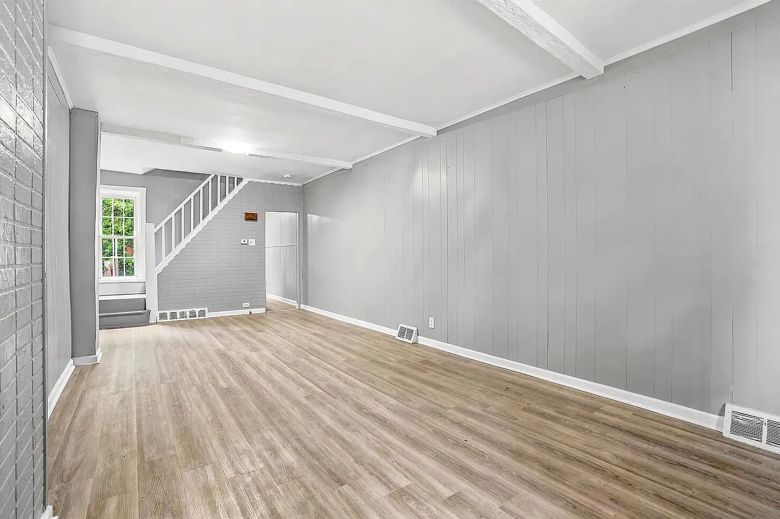 3 bed, 800 sqft, $1,900 — Photo 3