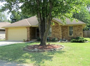 1048 S Ventura Ave, Springfield, MO 65804