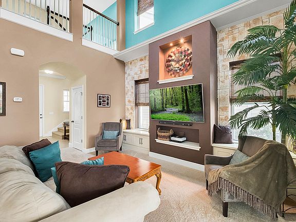 2nd image of 8739 Laureate Blvd