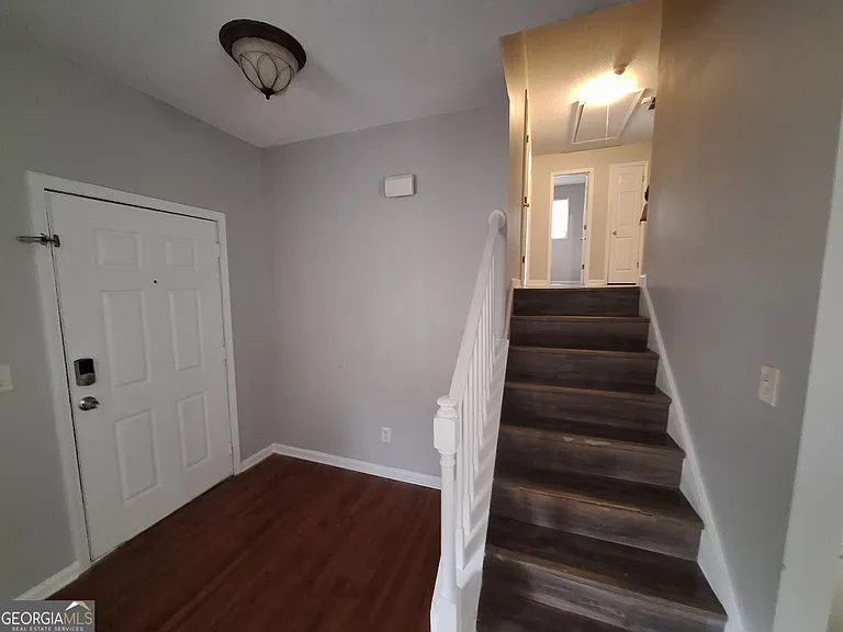 5633 Rutland Dr — Photo 8