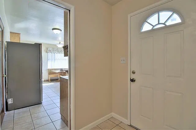 3 bed, 1261 sqft, $3,300 — Photo 2