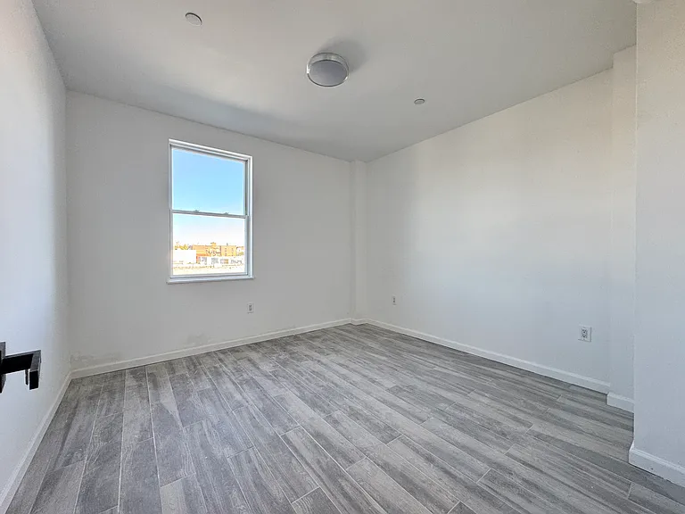 1595 W 9th St #4C — Photo 6