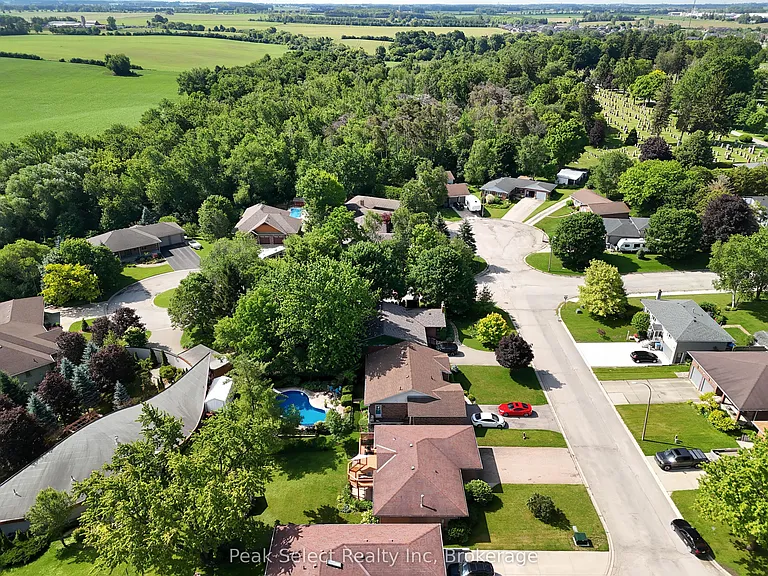 7 Hillside Ct — Photo 43