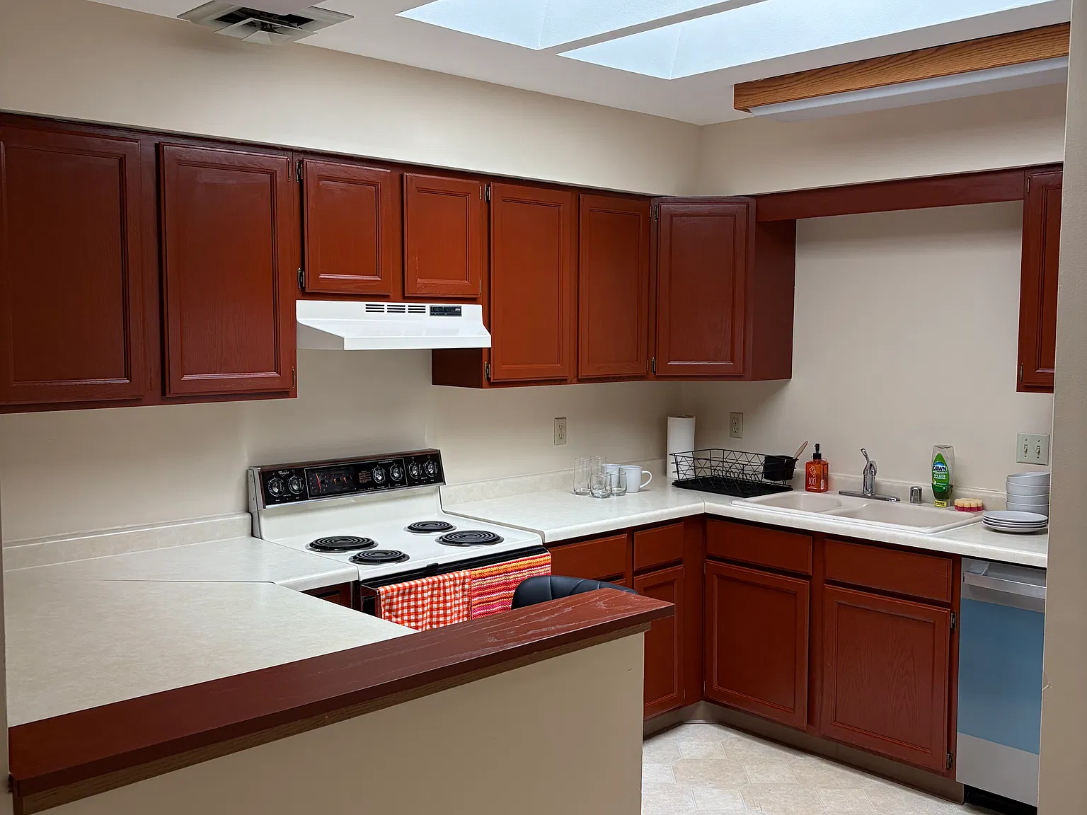 2 bed, 1310 sqft, $1,970 — Photo 3