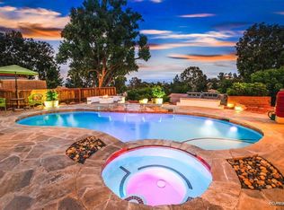 5672 Soledad Mountain Rd, La Jolla, CA 92037