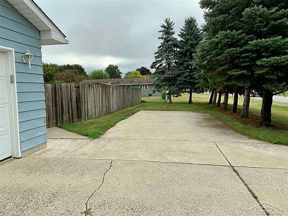 3rd image of 3532 Hensler Pl