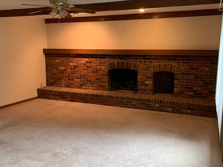 377 Heil Dr — Photo 15