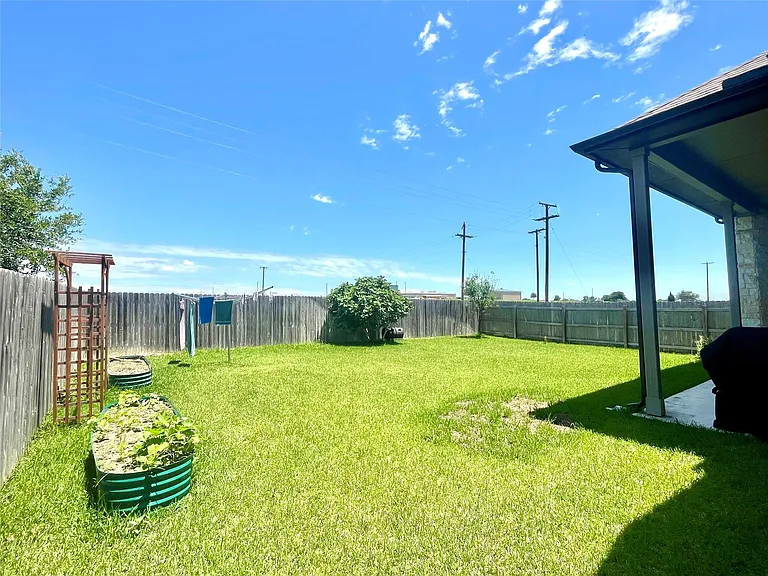 6829 Brindisi Pl — Photo 34