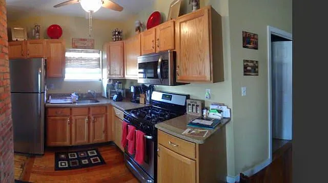 423 E 3rd St #2 — Photo 2