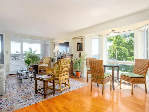 715 Chandlers Wharf #715, Portland, ME 04101