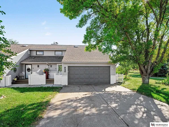 301 E Condron St, Valley, NE 68064