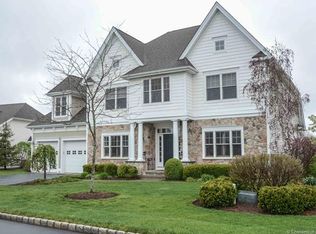7 Seminole Way, Bloomfield, CT 06002