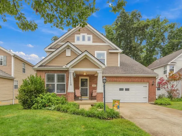884 Ellery Dr, Cincinnati, OH 45245