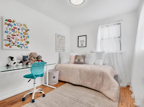 2830 Briggs Avenue image 4 of 5