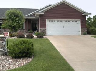 W5556 Stone Hill Rd, La Crosse, WI 54601