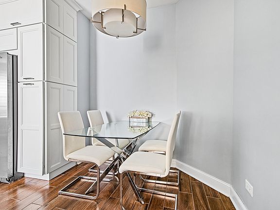 3rd image of 650 W End Ave #3RDFLRA