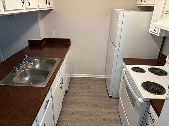 4th image of 605 Colonial Dr APT 2
