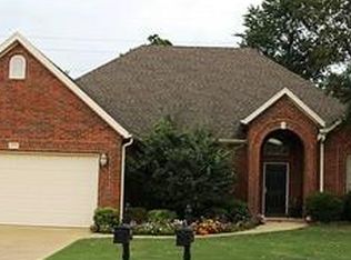 4828 W Constitution Dr, Fayetteville, AR 72704