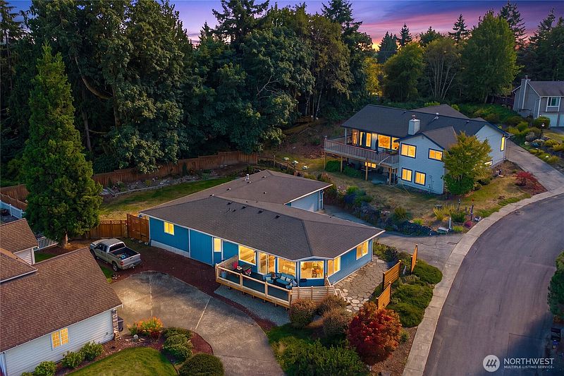 4th image of 7598 E Alki View Court
