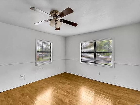 4th image of 100 W Avenue K