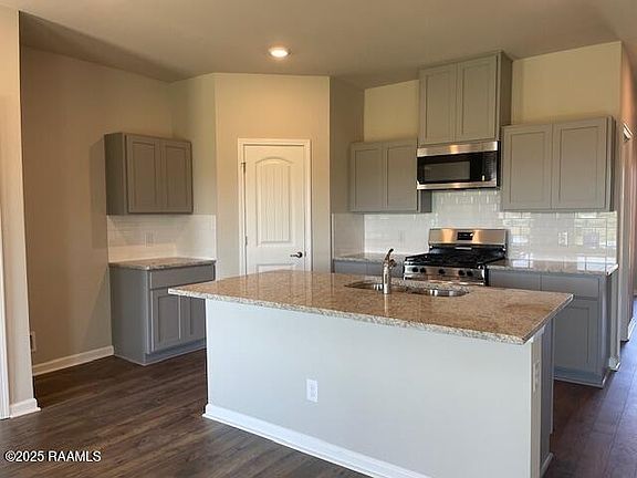 4th image of 1505 Highland Dr