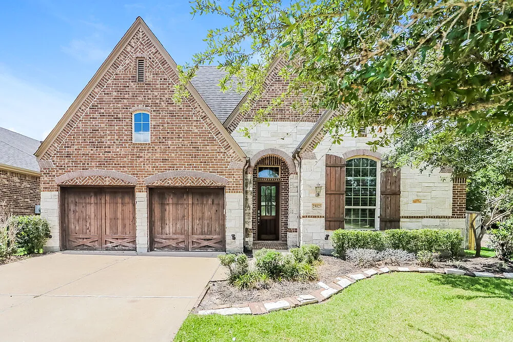 3 bed, 2.5 bath, 2612 sqft, $3,005 — Photo 1