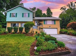 1340 Cherry Ln, Morgantown, WV 26505