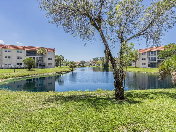 2831 E Sunrise Lakes Dr #105, Sunrise, FL 33322