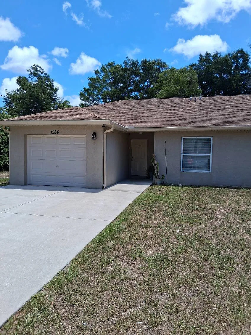 Charming 2/2/1 duplex — Photo 1