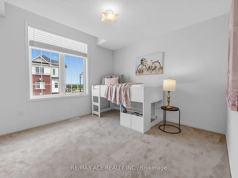 35 Turnerbury Ave — Photo 18