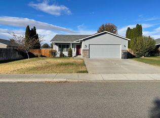 1703 Ala Moana Way, West Richland, WA