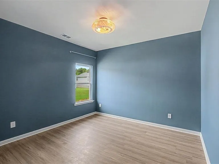 514 Denton Dr — Photo 29